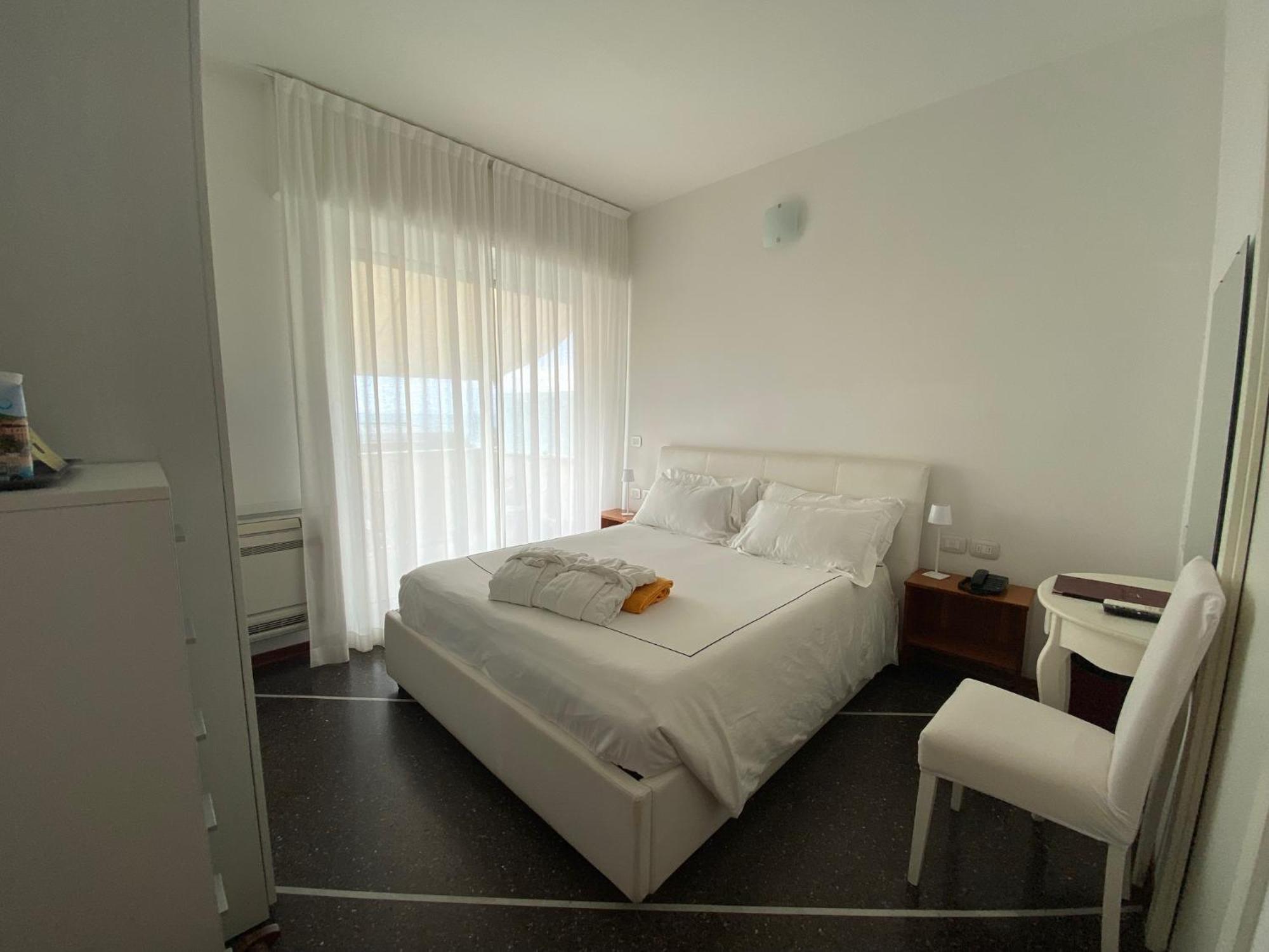 Hotel Internazionale Finale Ligure Exterior foto